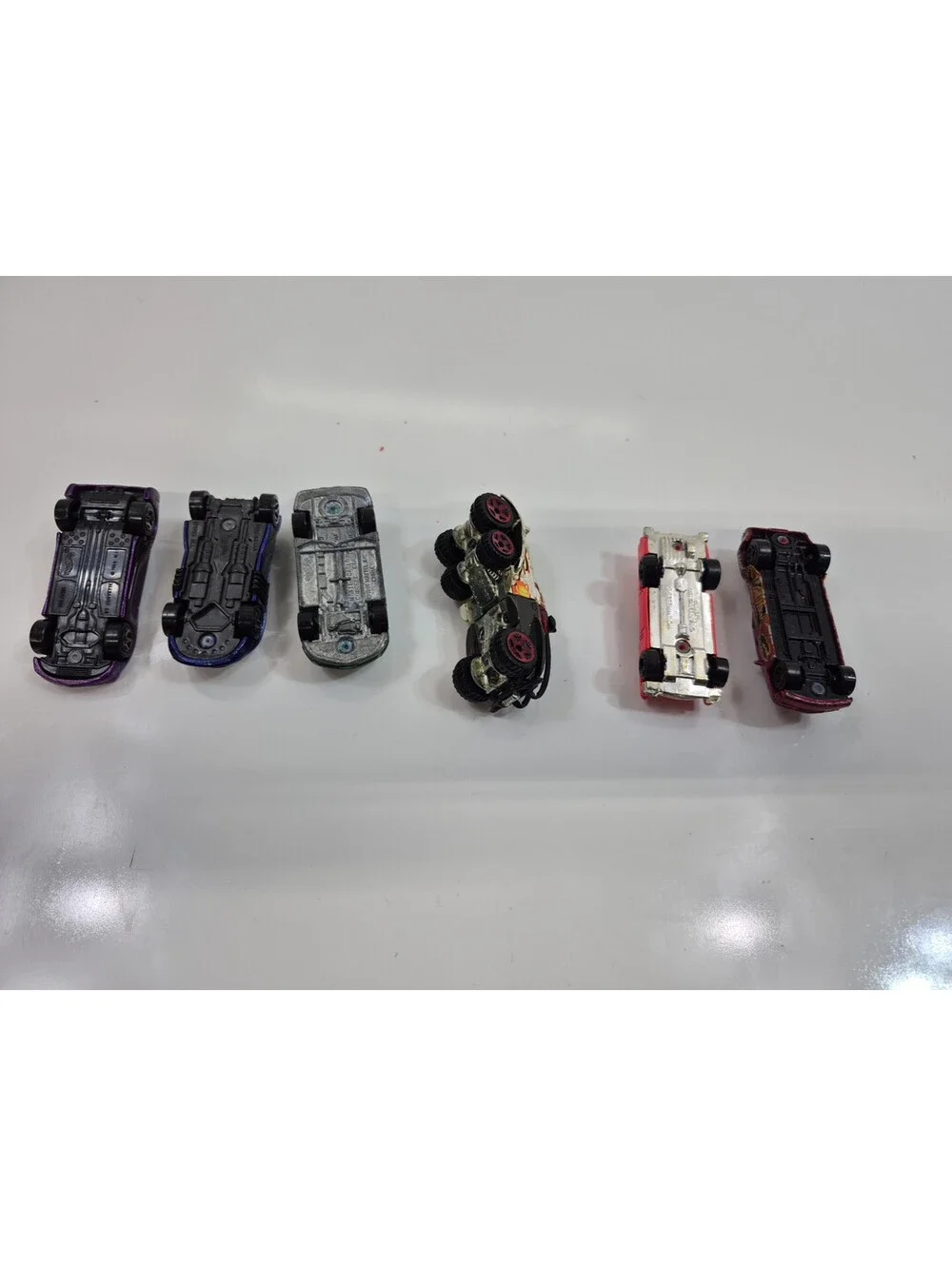 Hot Wheels Lot  of 6 Vintage Cars 1/64